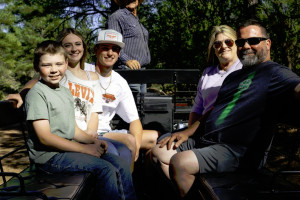 Horseback & Wagon Rides | Near the Park Entrance