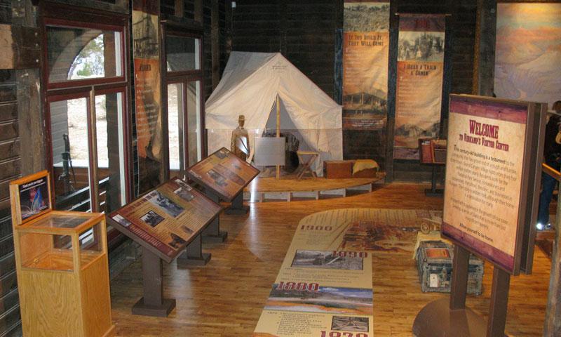 Verkamp's Visitor Center on the South Rim