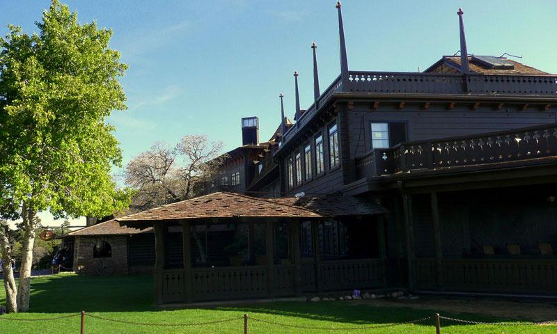 El Tovar Hotel in the Grand Canyon