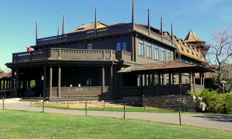 El Tovar Hotel in the Grand Canyon